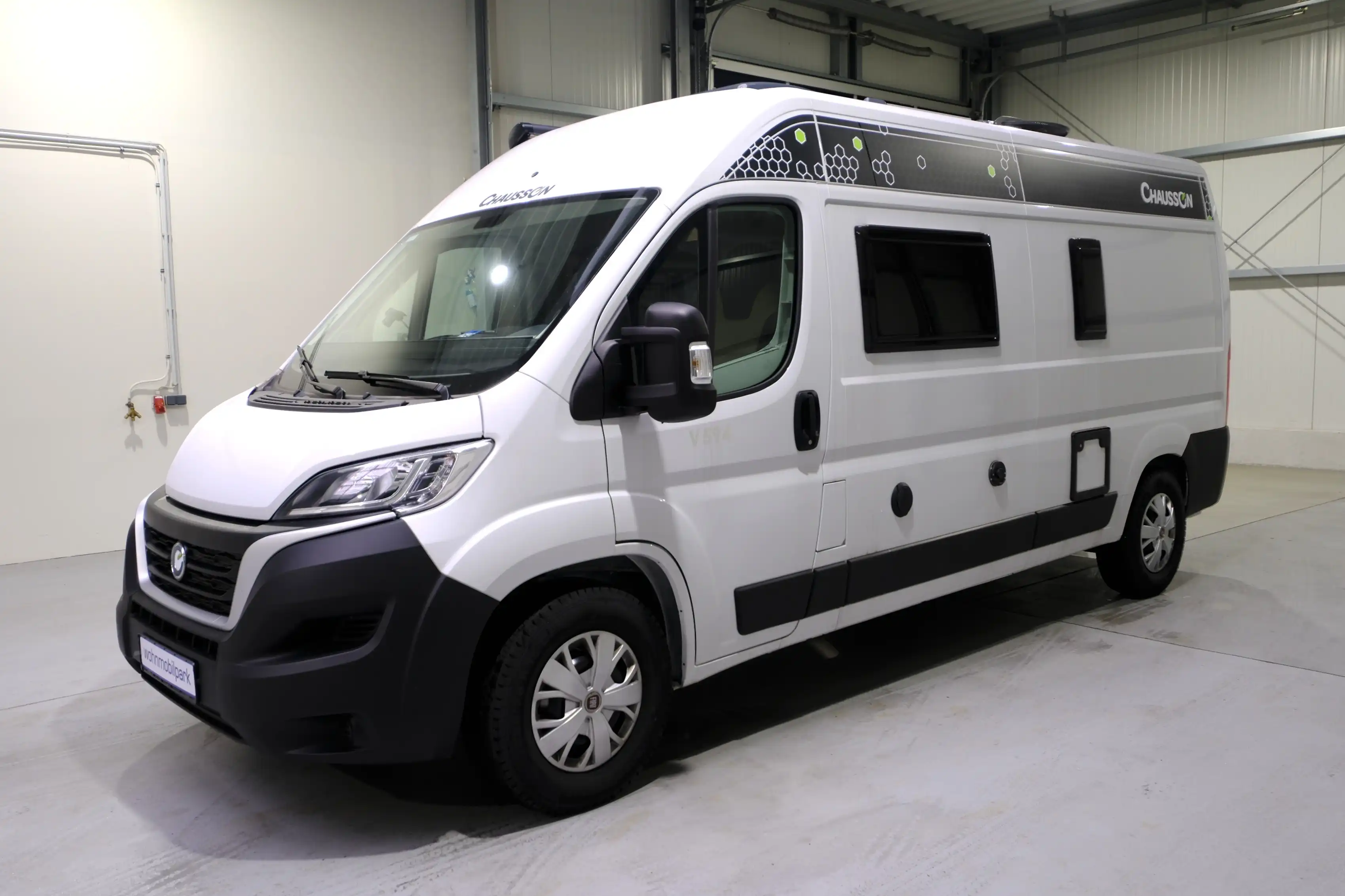 CHAUSSON V 594 FIRST-LINE